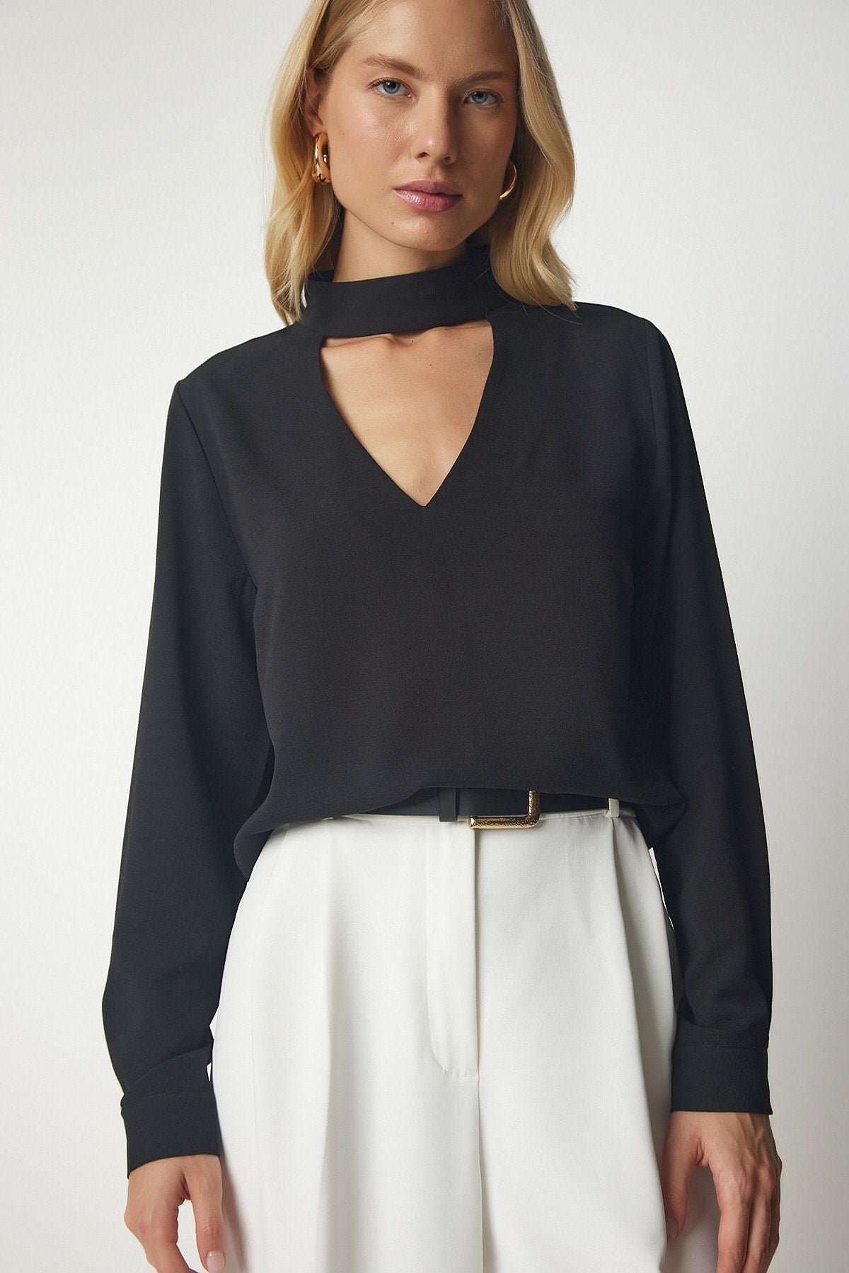 Female Black Window Detailed Crepe Blouse UB00155