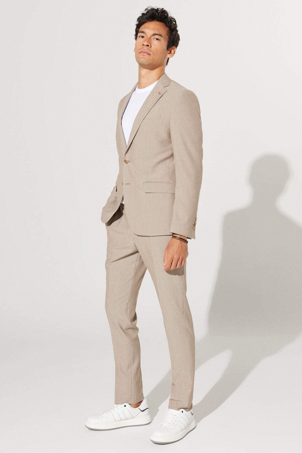 Men's Beige Slim Fit Narrow Cut Mono Yaka Wafer Patterned Suit Suit