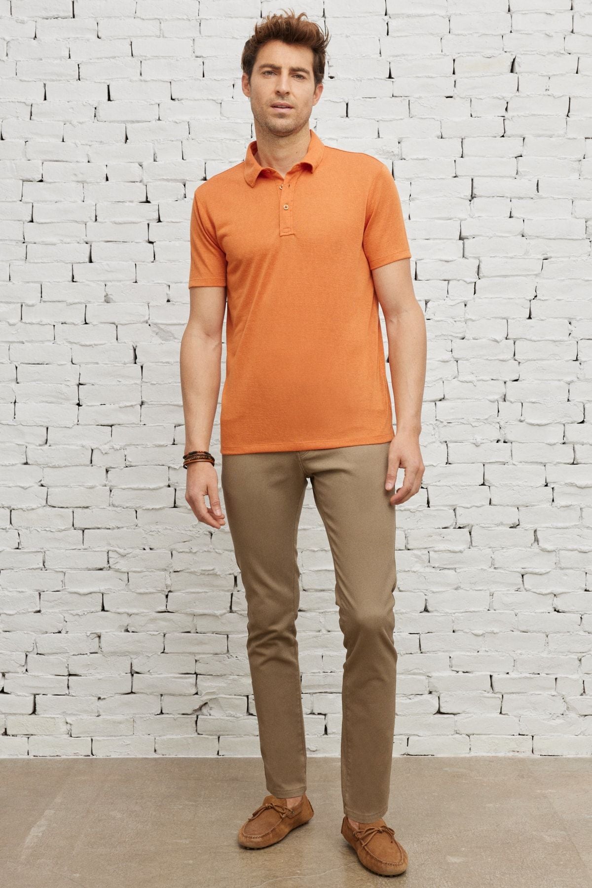 Men's orange slim fit narrow cut polo collar short sleeve linen -looking T -shirt