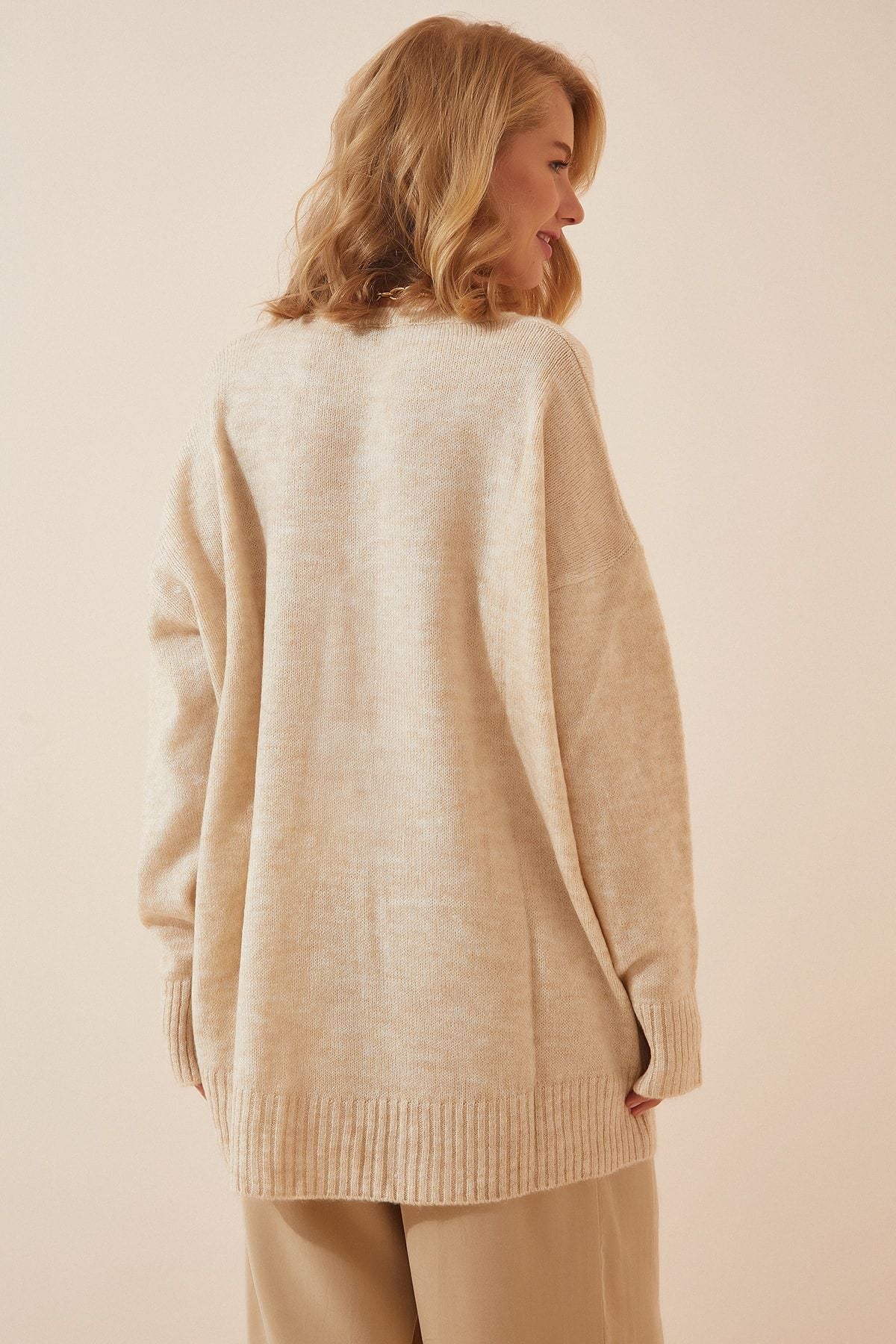 Women's Cream Oversize knitwear sweater PN00054