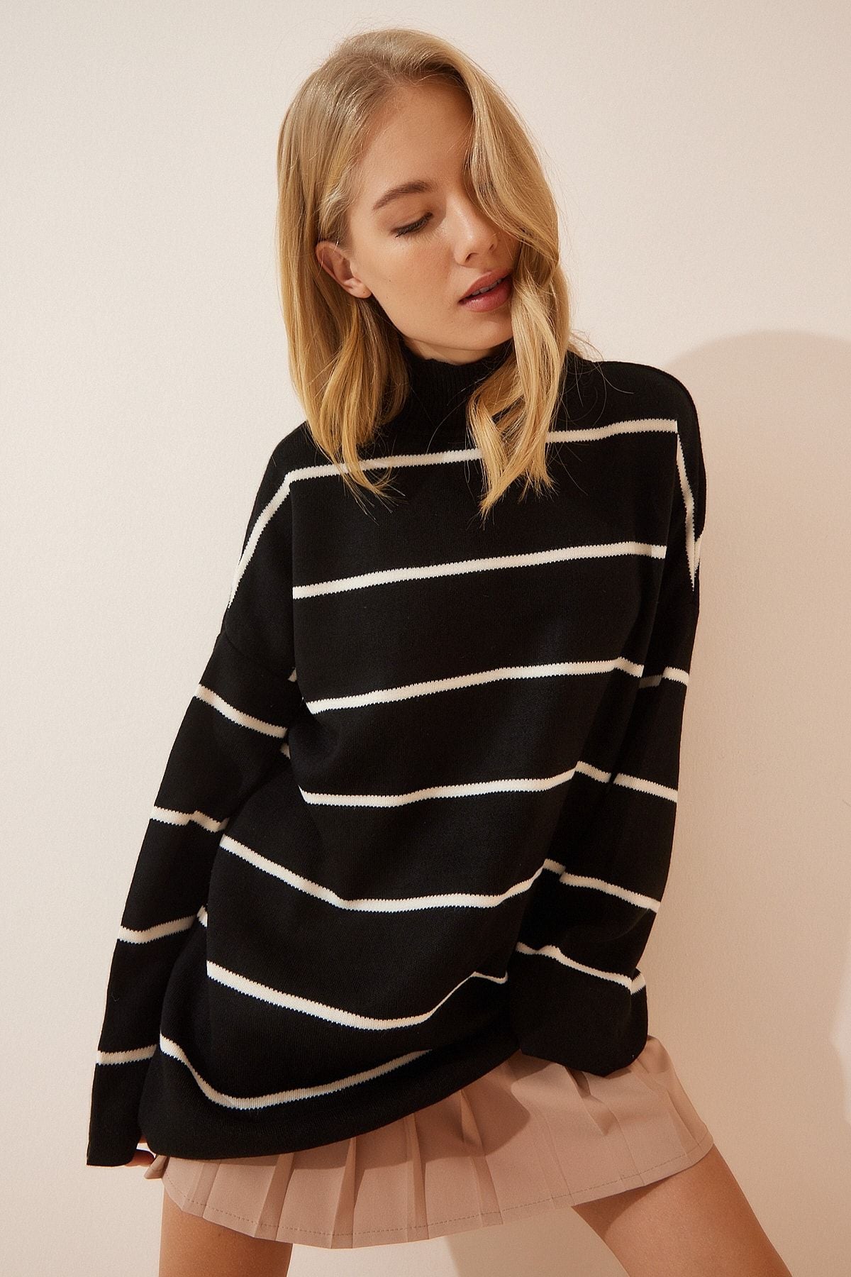 Woman Black Striped Oversize Long Knitwear Sweater YY00087