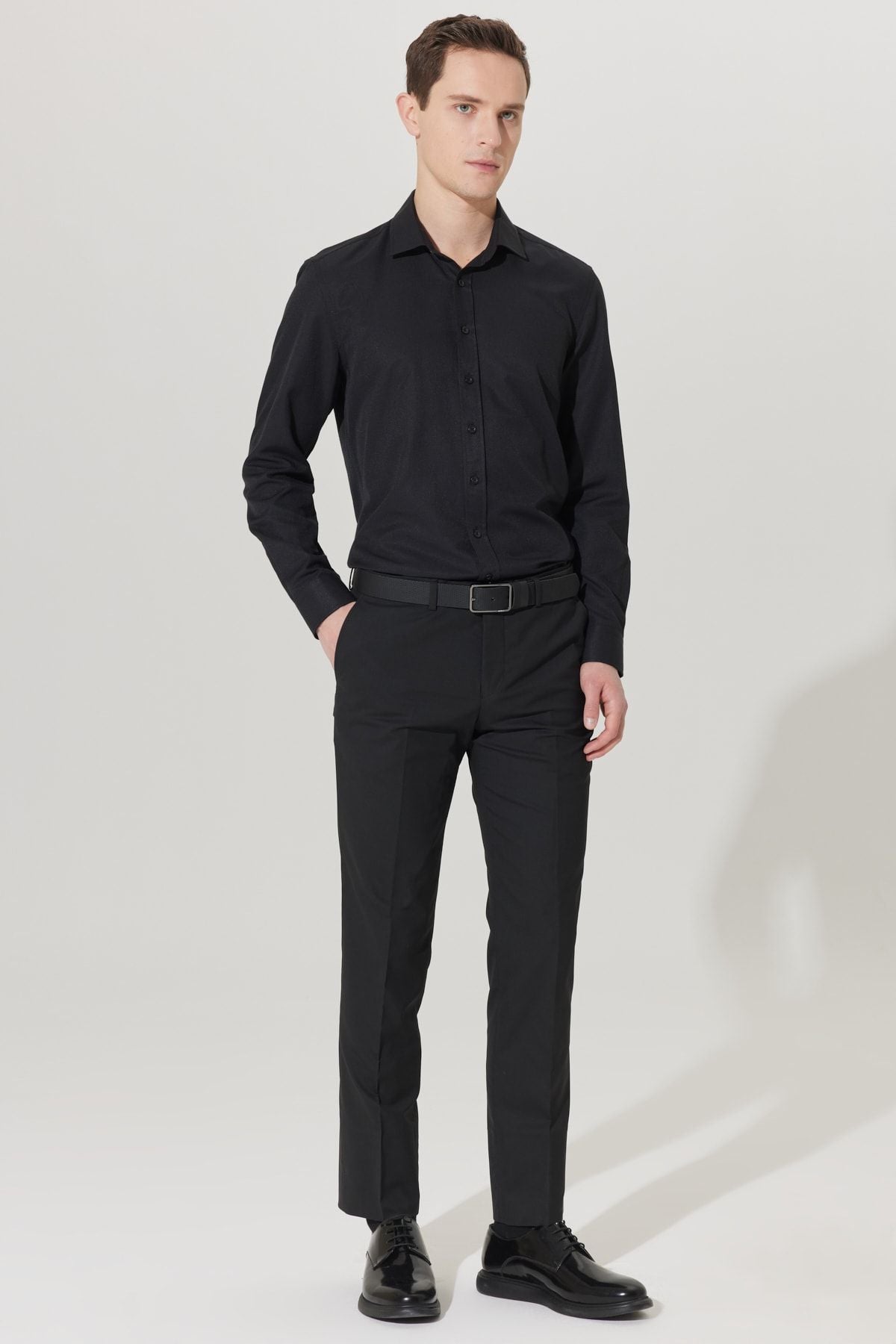 Men's black slim fit narrow cut classic collar Amesty shirt