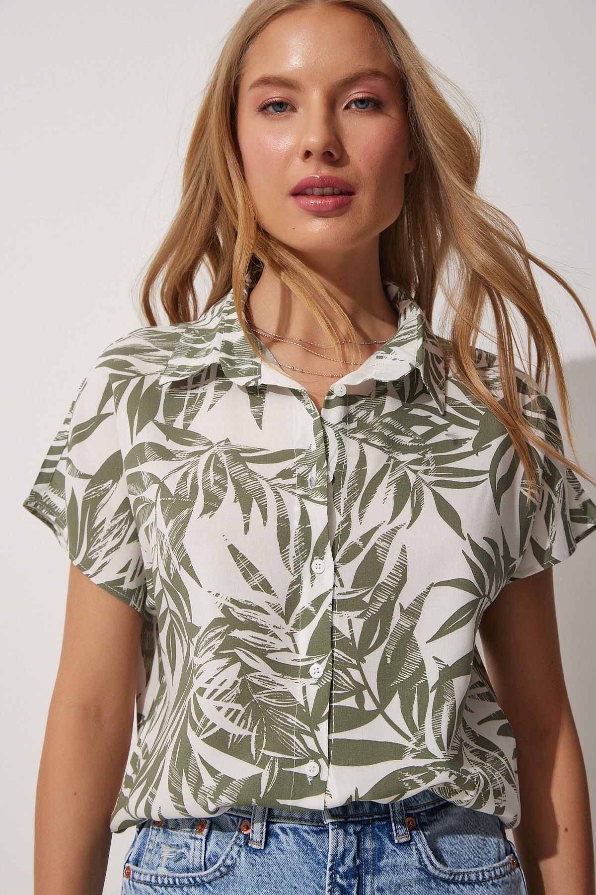 Female Cagla Green Flower Patterned Short Sleeve viscose shirt BH00408
