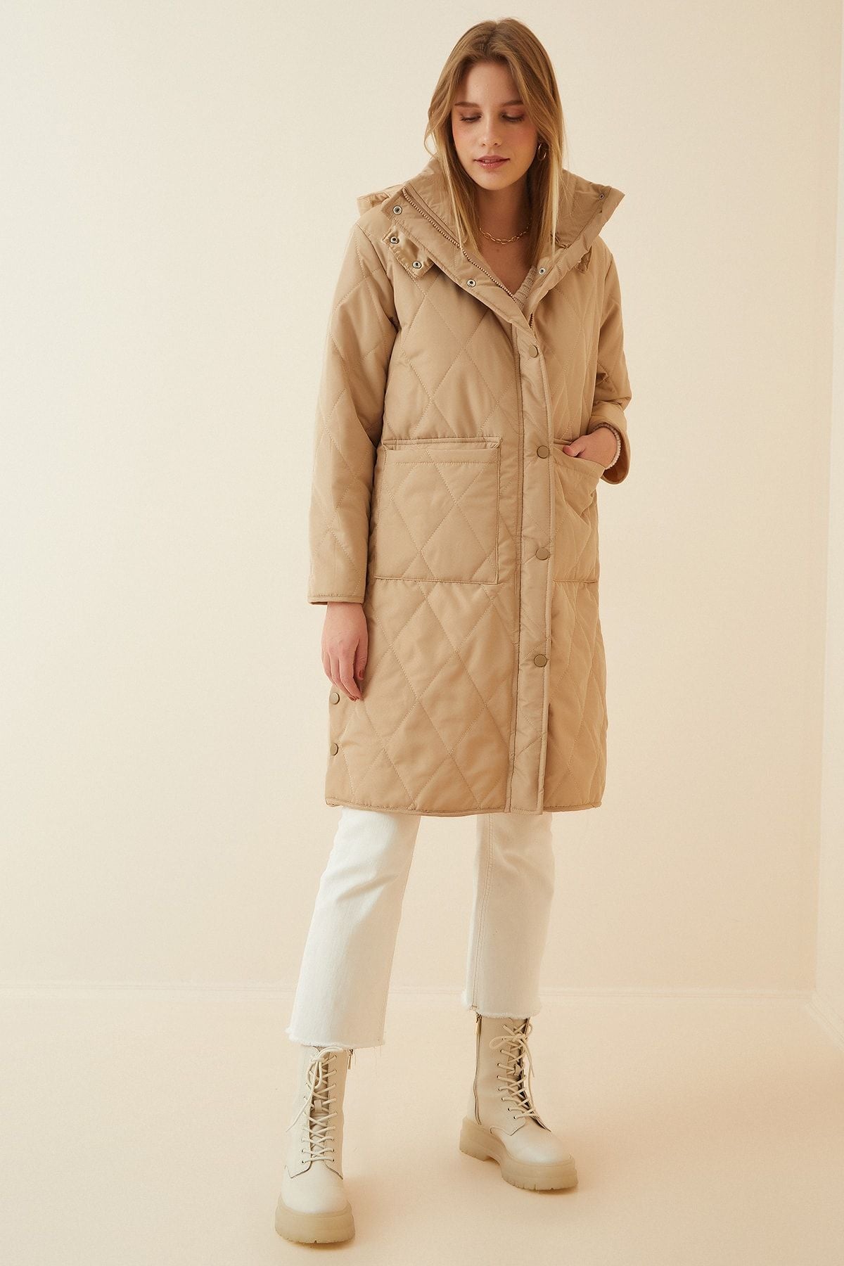 Women's Cream Pocket Hopeding Oversize Kapitone Coat Rv00014