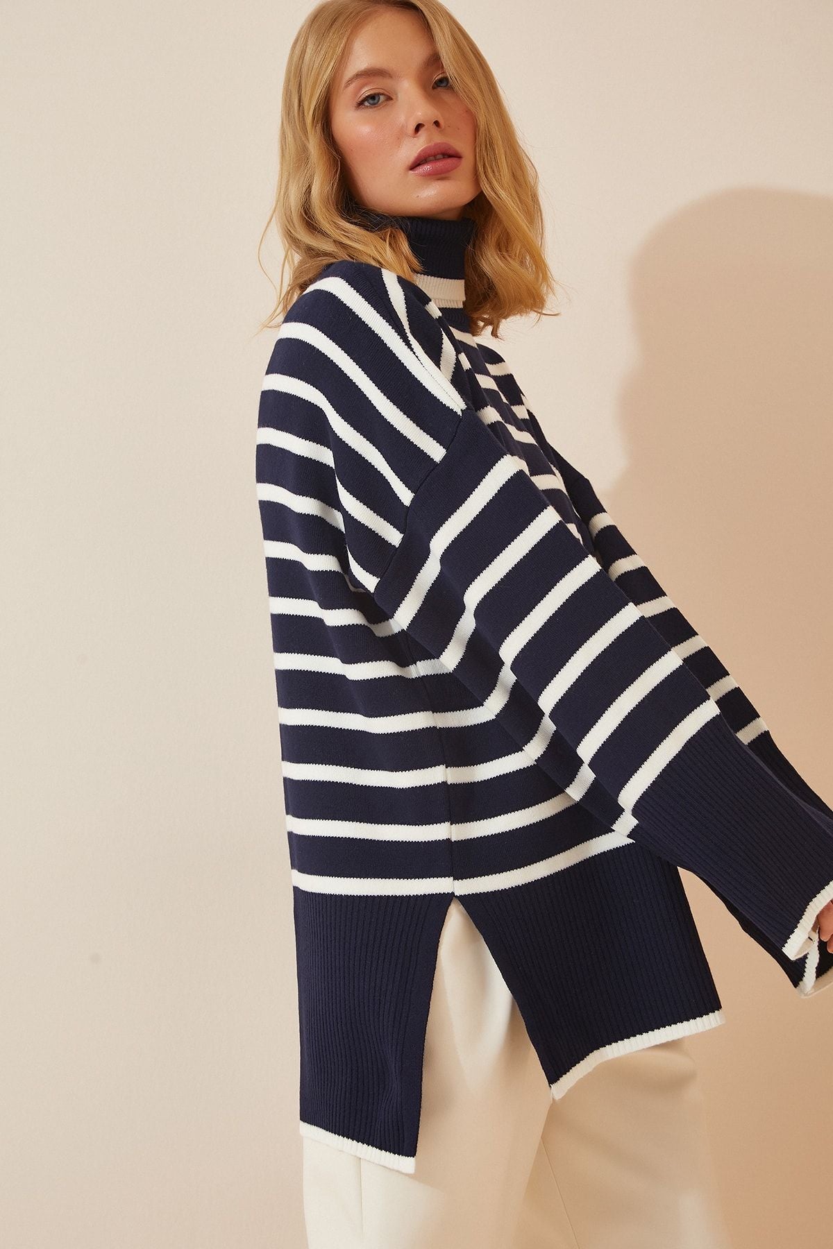 Woman Navy blue white turtleneck striped oversize knitwear sweater US00709