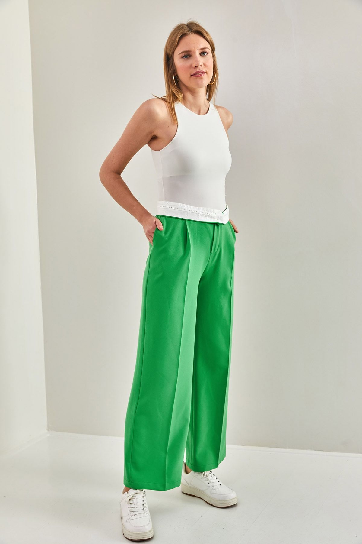 Women's belt lined pants