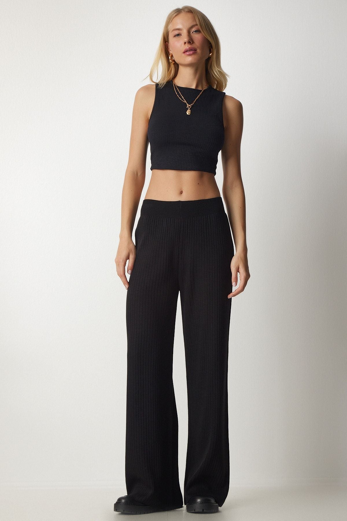Female Black Rugged Knitwear Pants Ki00096