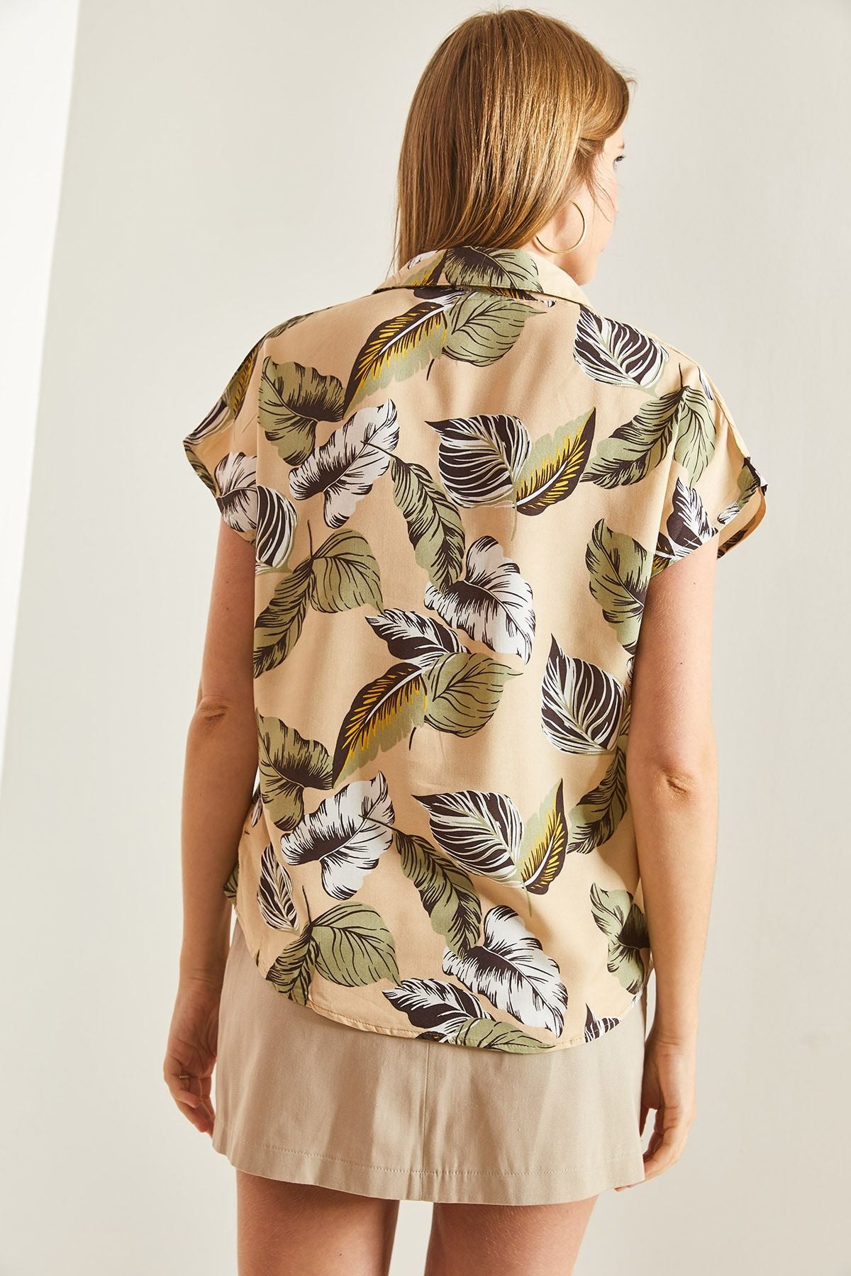 Female short arm patterned viscose shirt