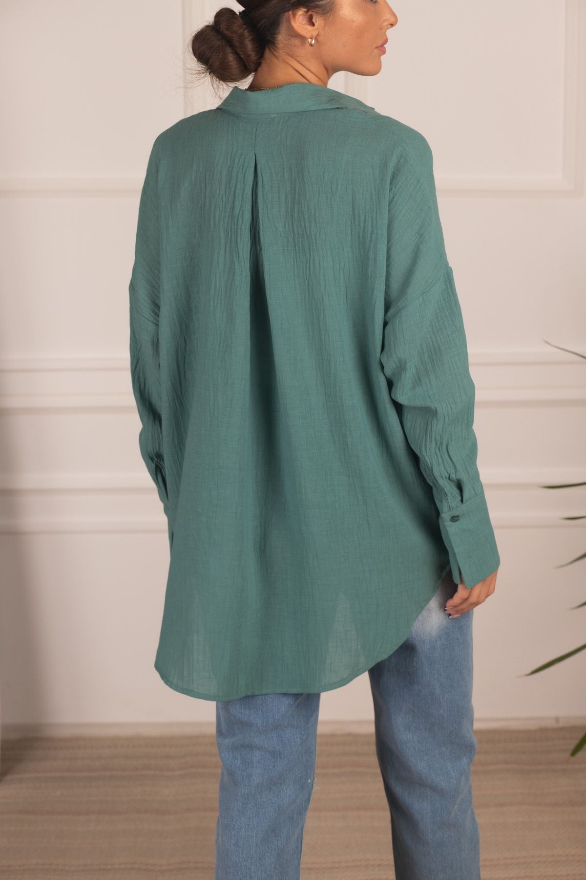 Women's Turquoise Oversize Textured Linen Look Wide Cuff Shirt Arm-24k001001