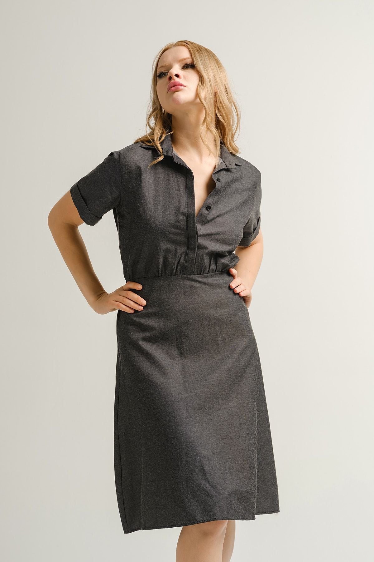 Women's Anthracite Short Sleeve Elastic Waist Dress Arm-23y001070