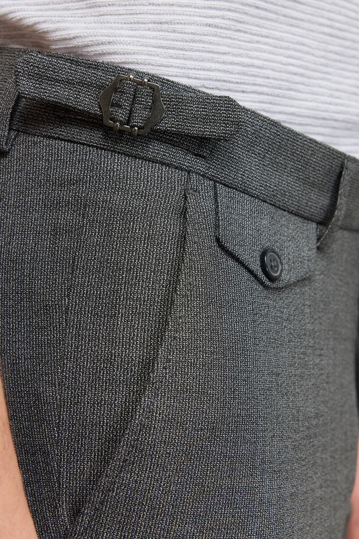 Men's black slim fit narrow cut -off pattern flexible pants