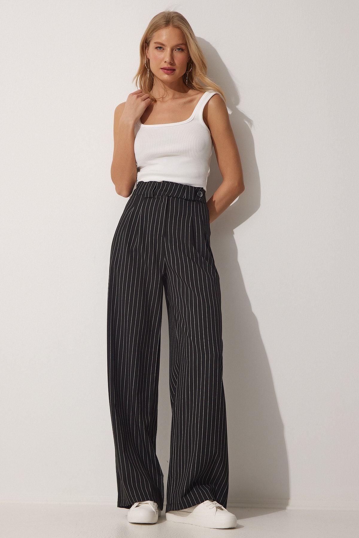 Women's Black Pleated abundant trousers GK00008