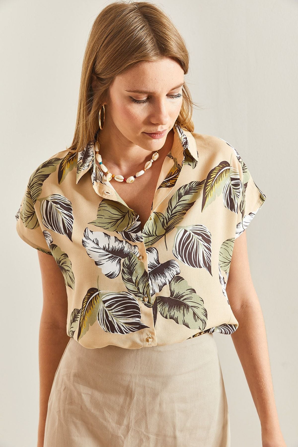 Female short arm patterned viscose shirt