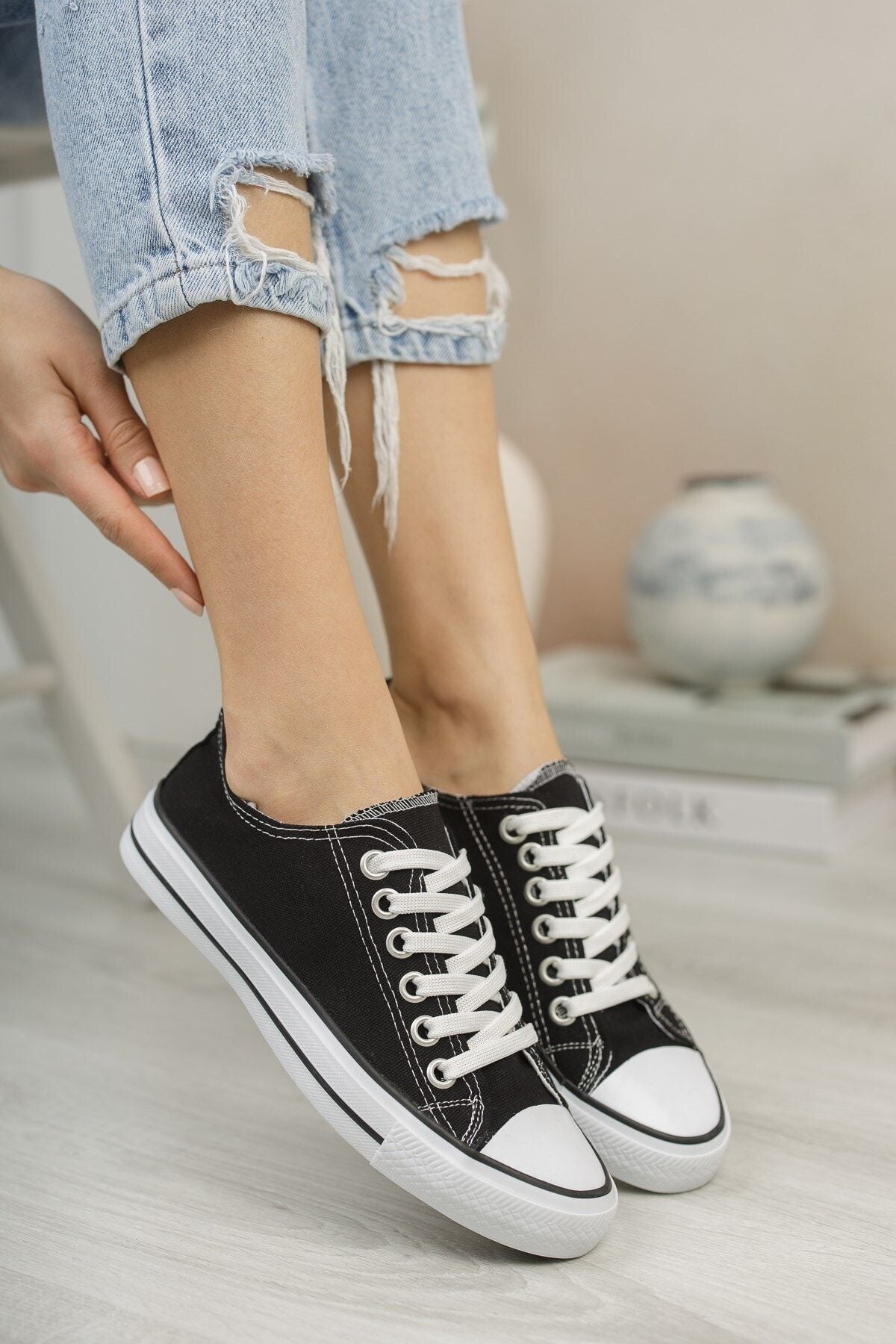 Trend unisex black and white sneaker 0012101 favorite 614822