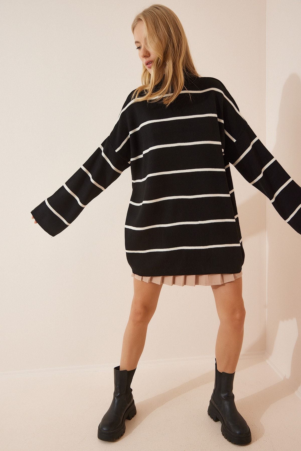 Woman Black Striped Oversize Long Knitwear Sweater YY00087