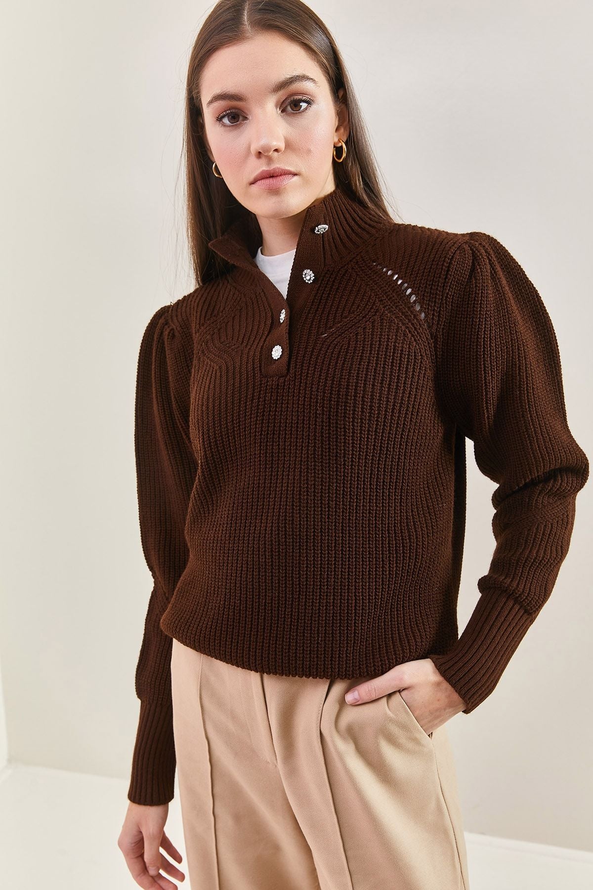 The women's collar is a stoneworking knitwear sweater