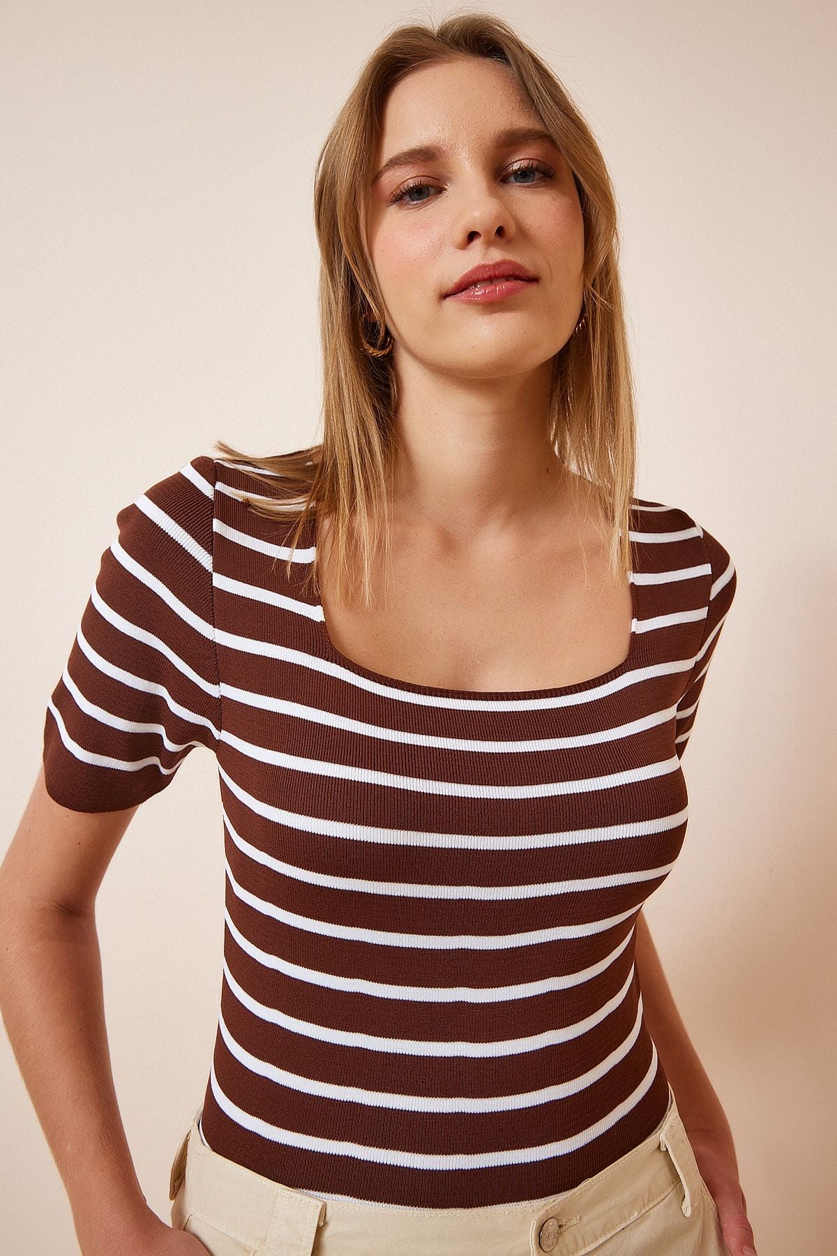 Female Brown Square Yaka knitwear blouse YG00101