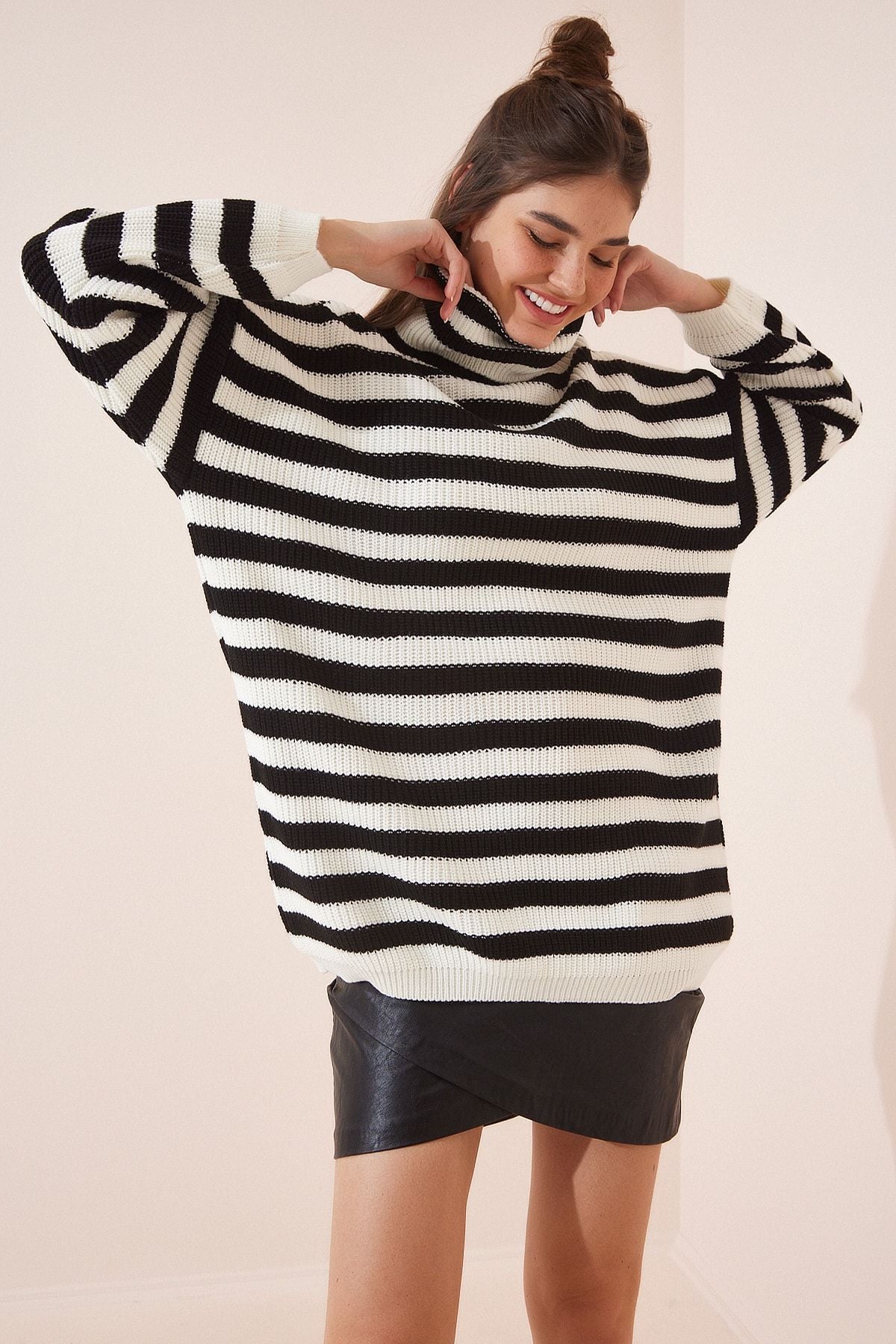 Woman Ecru Black Striped Oversize Long Triko Kazakh YY00093