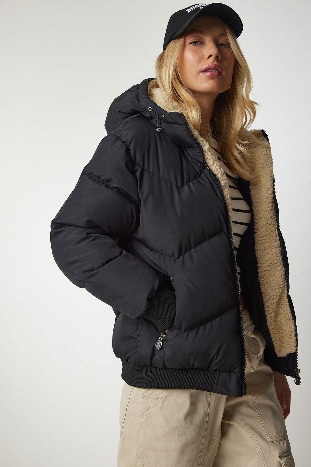 Female black hooded swelling coat vp00006