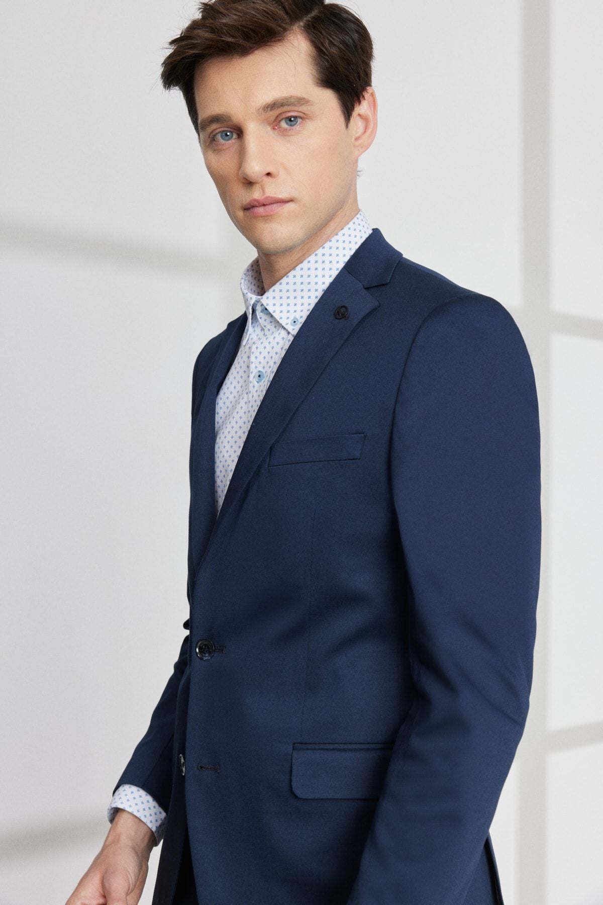 Men's navy blue extra slim fit narrow cutting mono collar diagonal patterned cotton seal suits