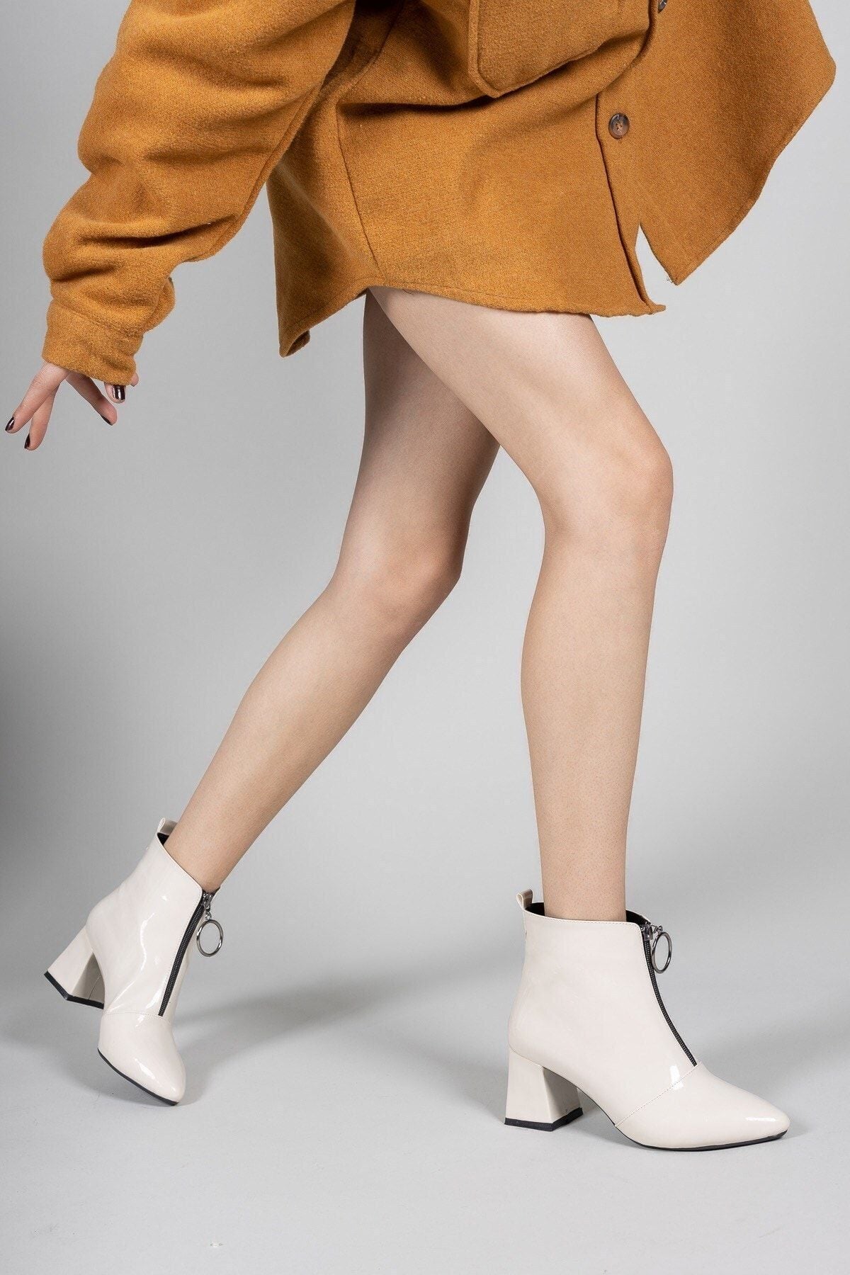 Beige patent leather women boots 001237819