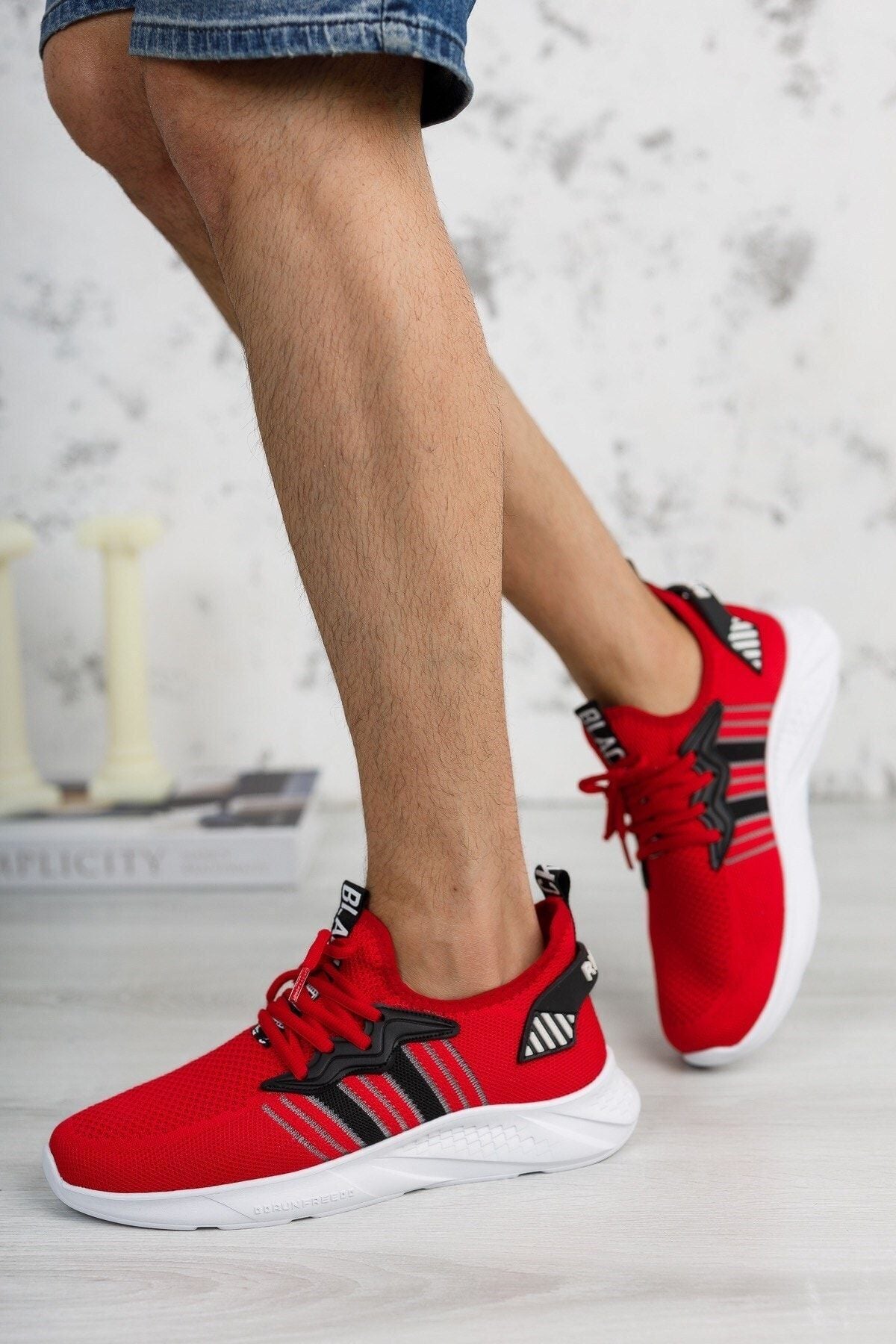 Unisex Red Sneaker Shoes 0012375