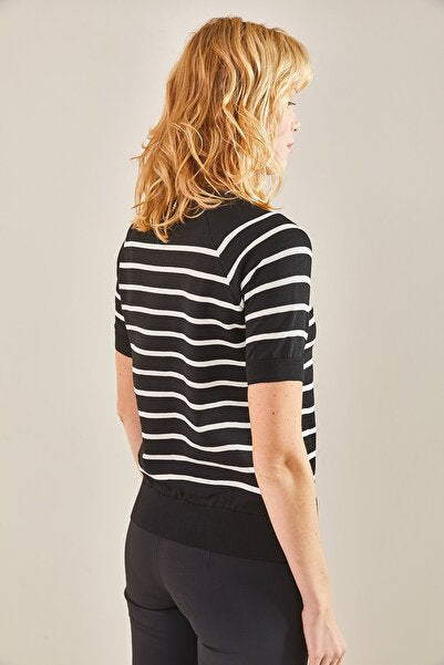 Women's Buttoned Sleeves and Elastic Skirt Knitwear Blouse 20235071