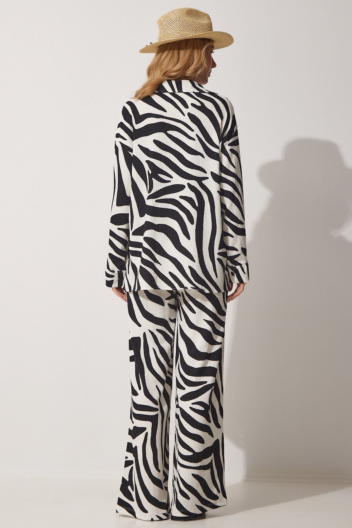 Women's black and white patterned viscose shirt pants set FF00114