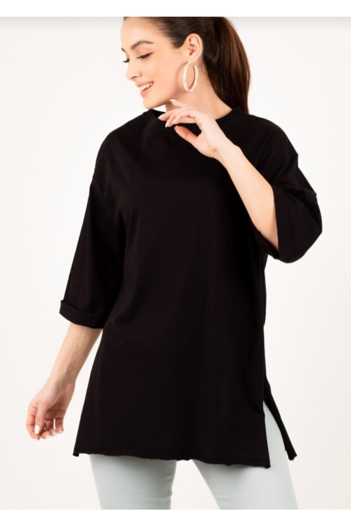 Female black round collar wide sleeve side slits T-shirt Arm-19y012003