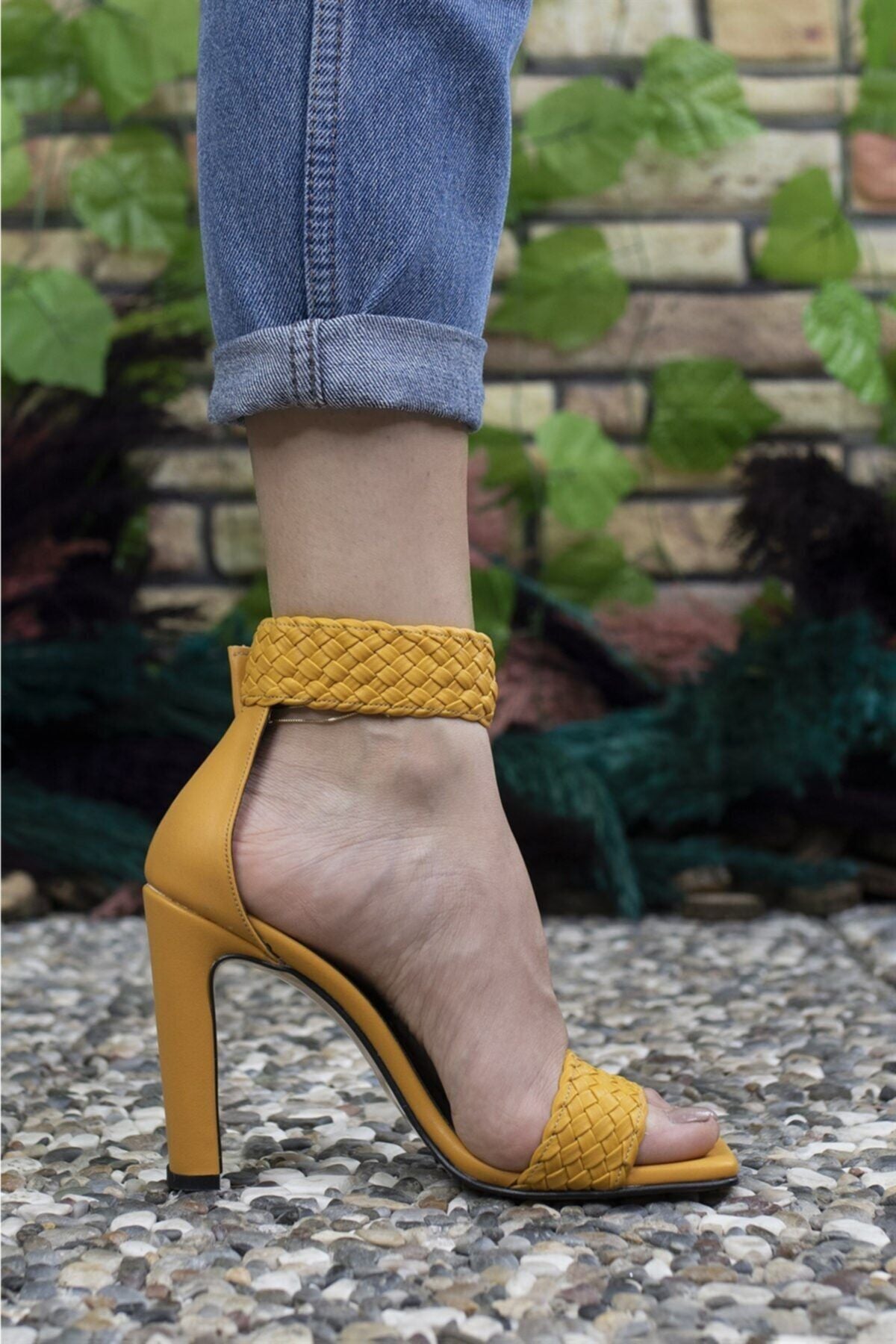 Woman Yellow High heels shoes 0012909