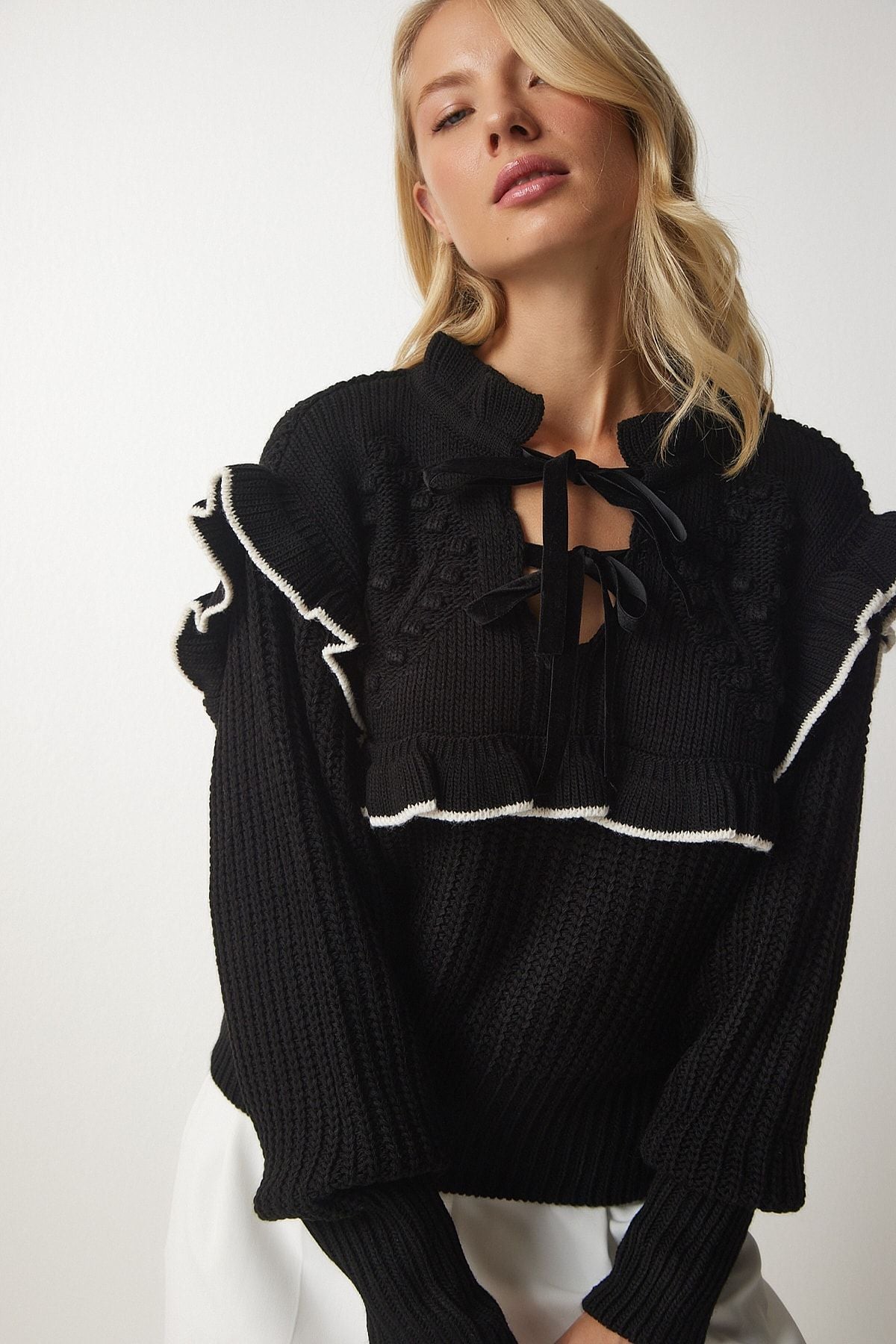 Female black frilly bow knitwear sweater MT00112