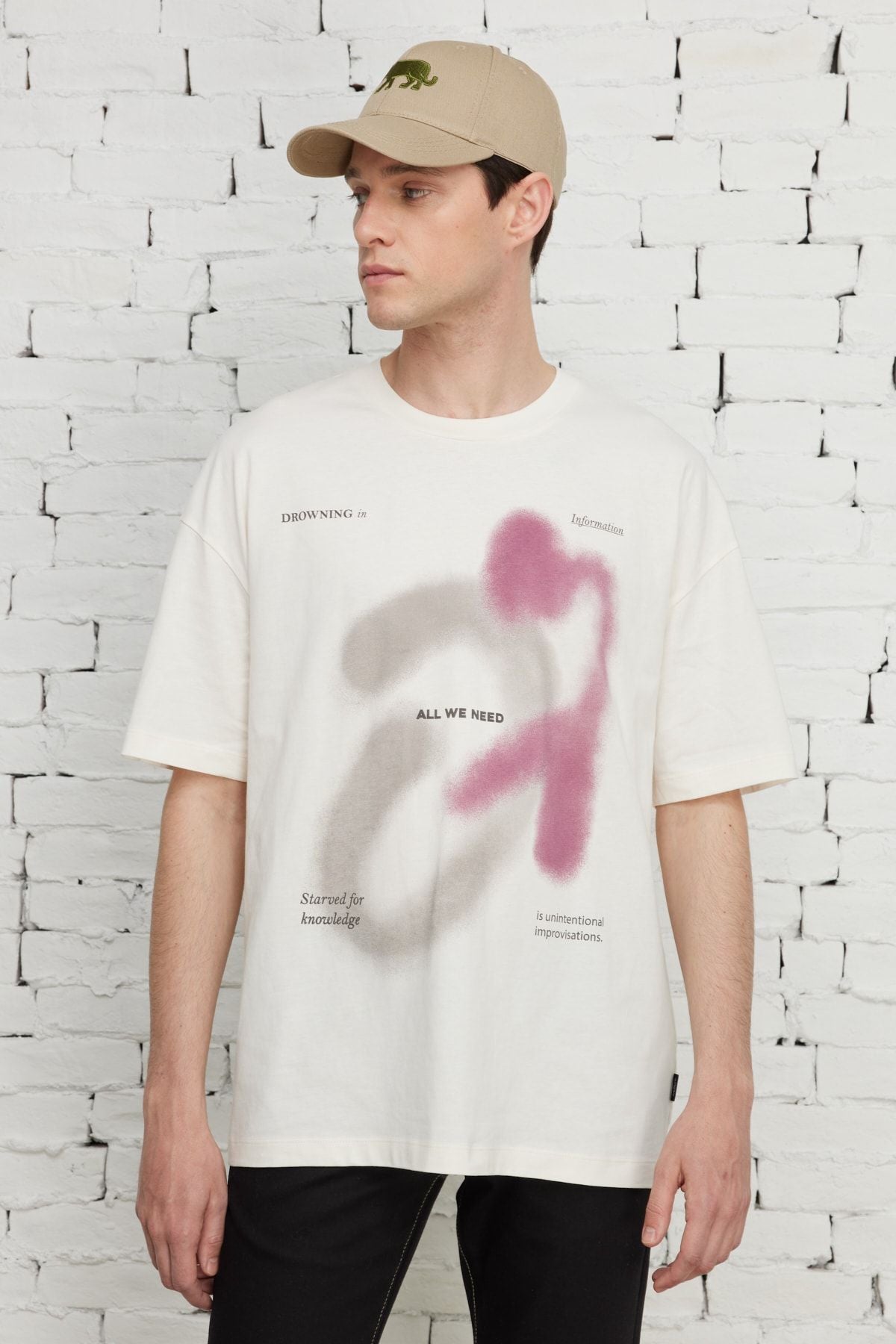 Men's Ecru Oversize plenty of cut bike collar 100 %cotton printed T -shirt