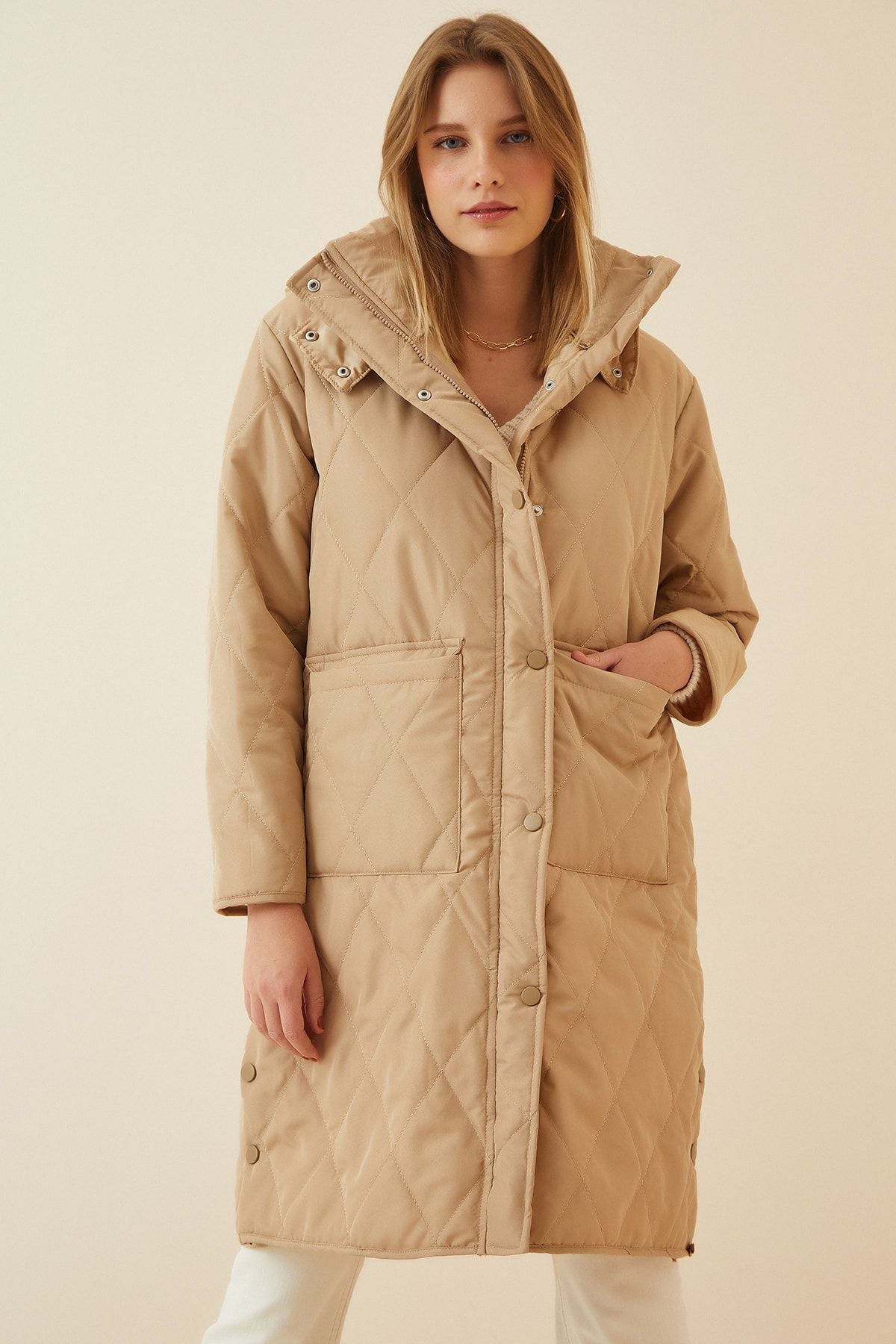 Women's Cream Pocket Hopeding Oversize Kapitone Coat Rv00014