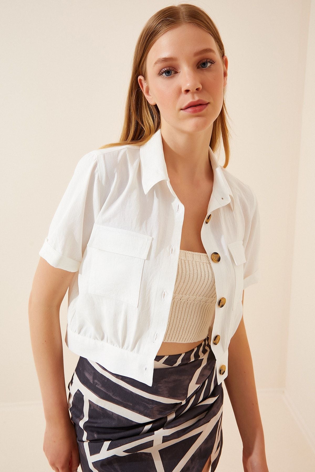 Woman White Pocket Short Sleeve Summer Occupation Viscose Jacket DD00924