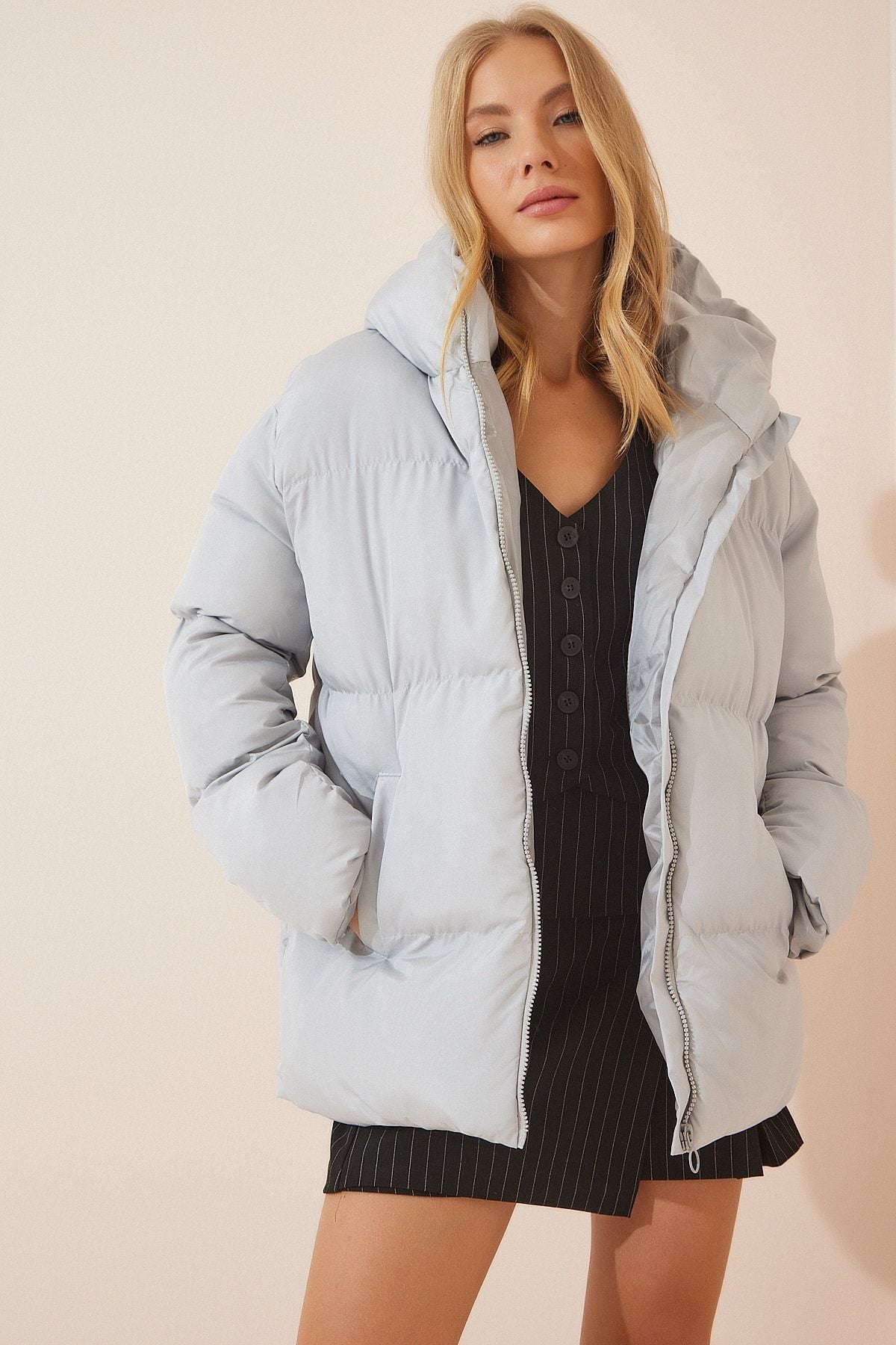 Woman Gray Hooded Oversize Swelling Coat CI00050