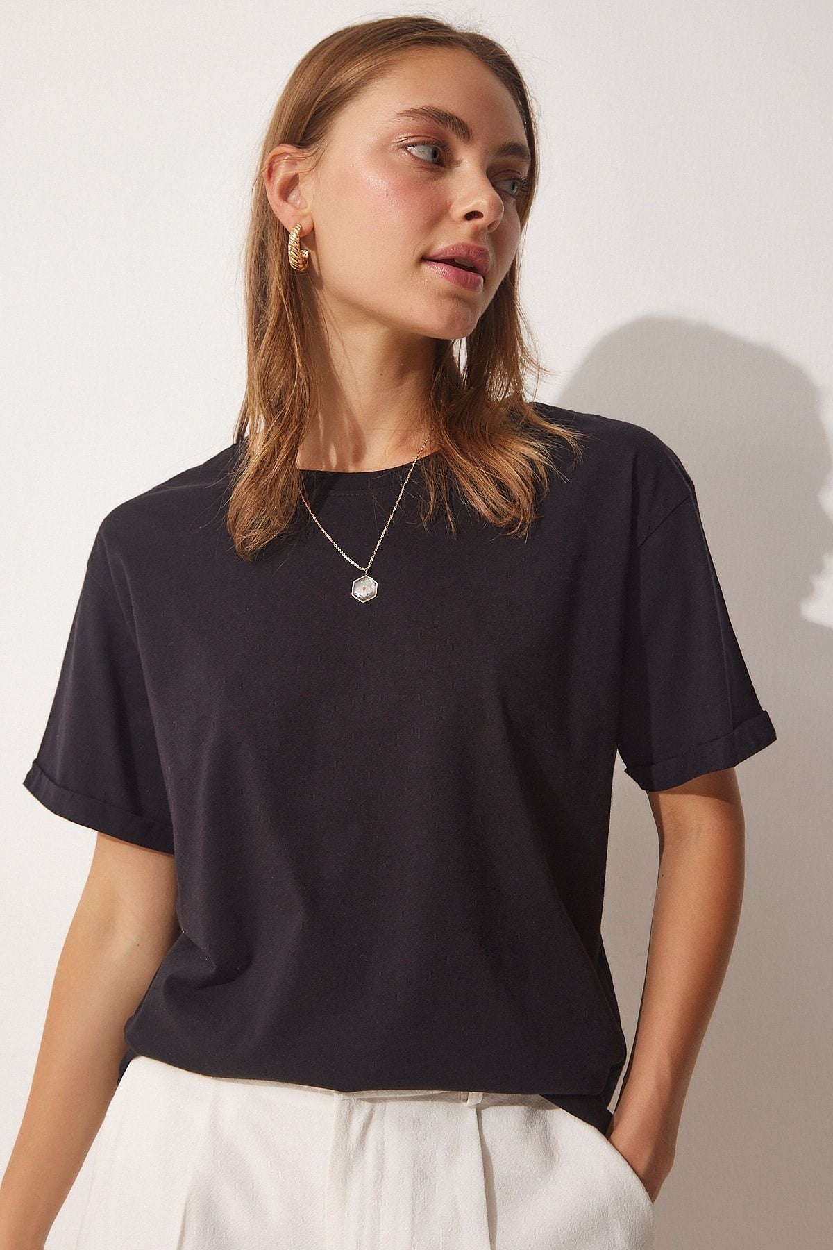 Female black bike collar cotton plenty of knitting t-shirt ub00053