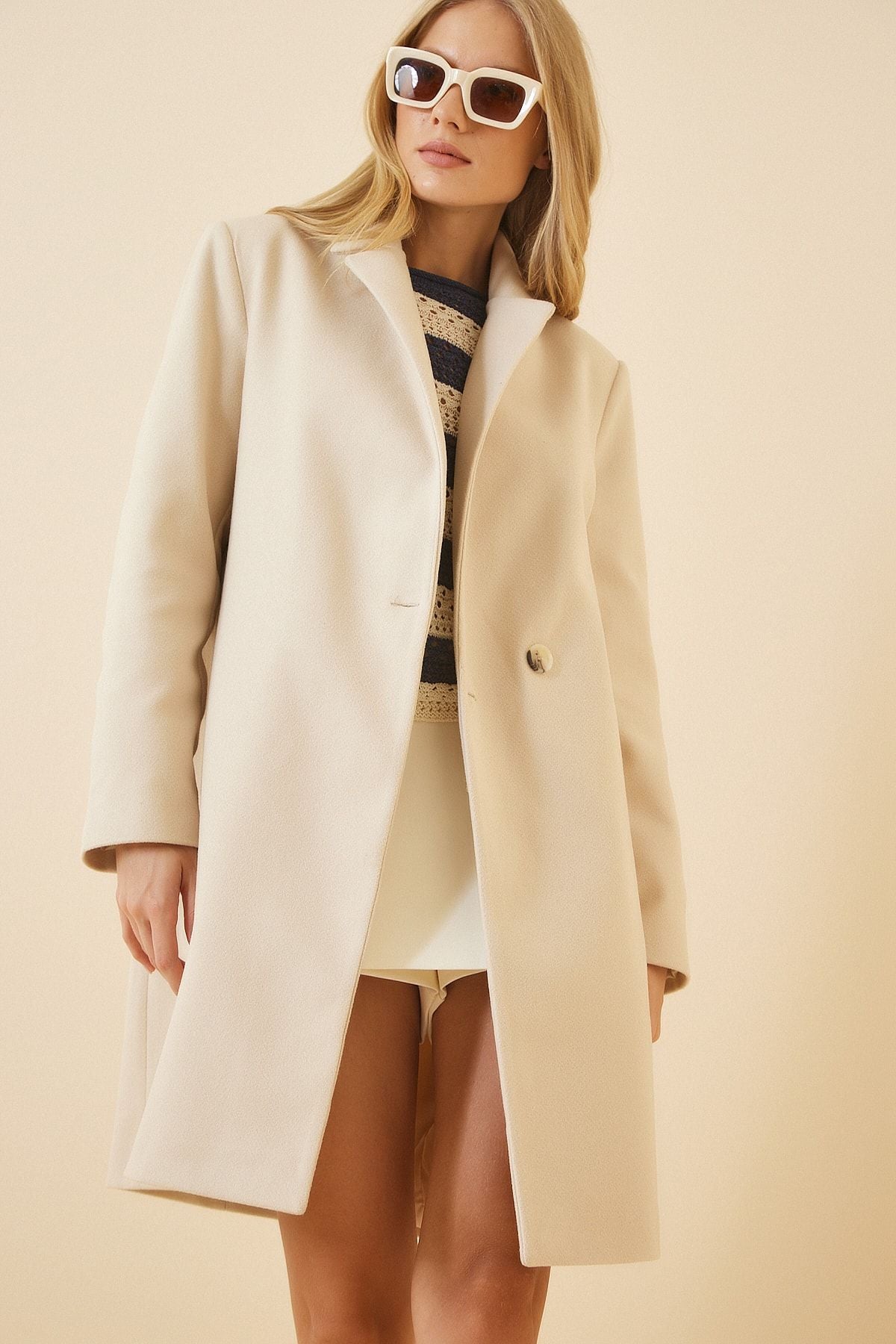 Women's Cream Masculine Style Stamp Coat to00030