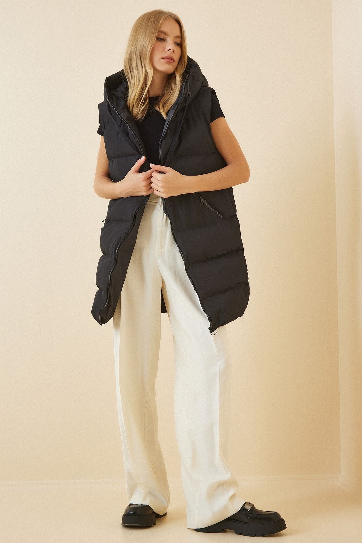 Women's black hooded long swelling vest RV00058