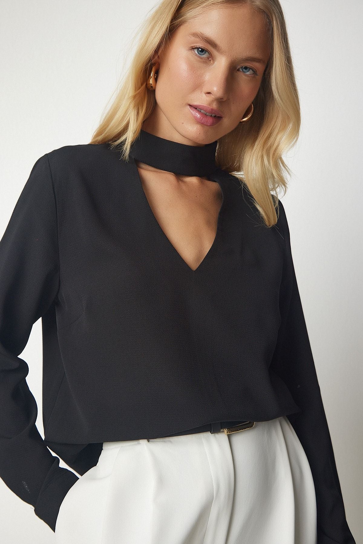 Female Black Window Detailed Crepe Blouse UB00155