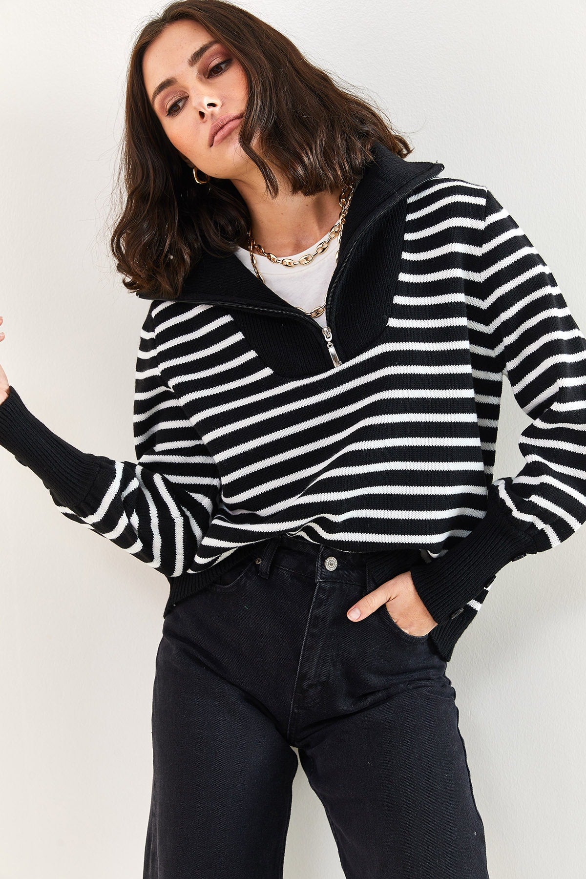 Women's Turtleneck Zipper Sleeves Button Patterned Sweater 20223206