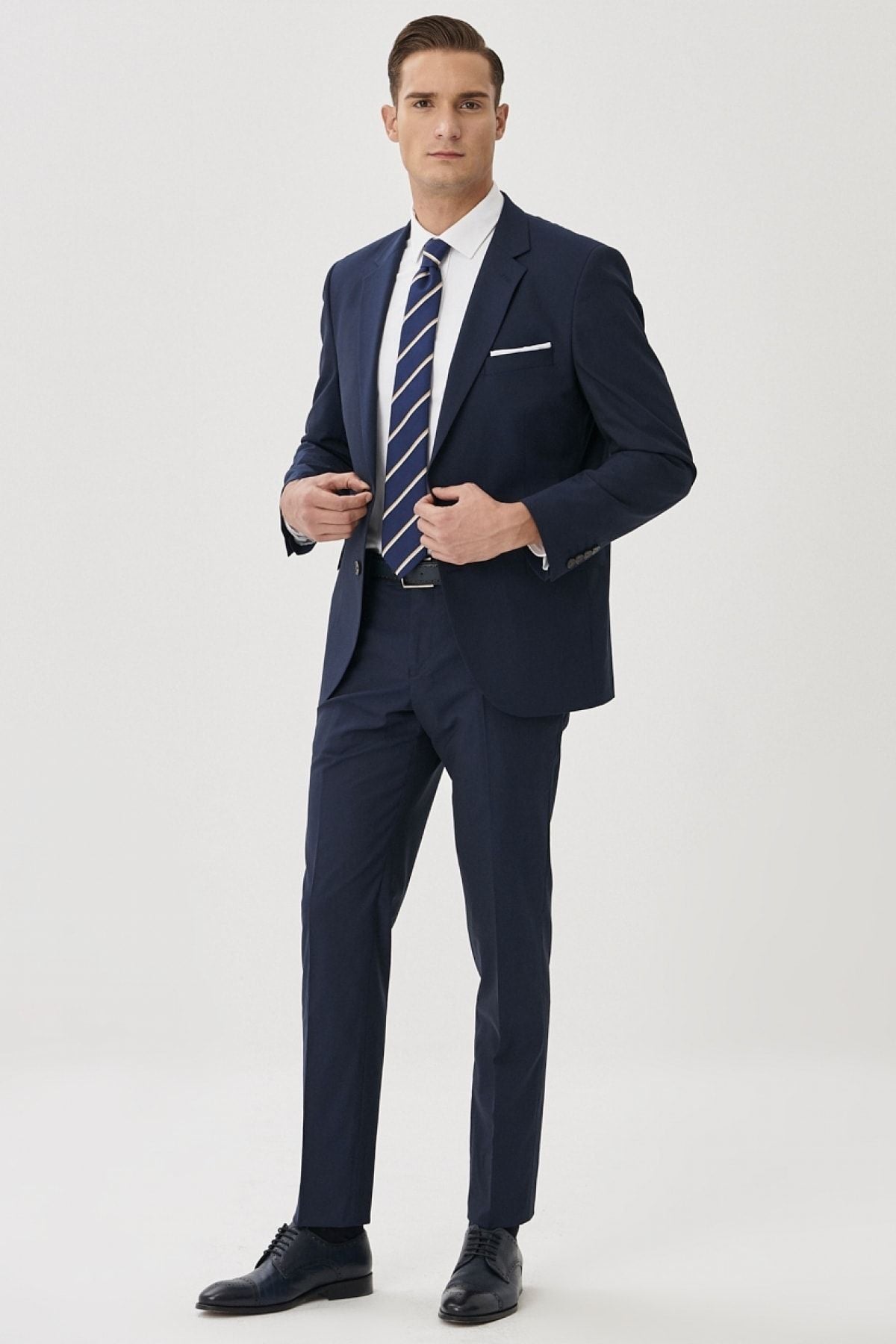 Men's navy blue regular fit comfortable cutting suits