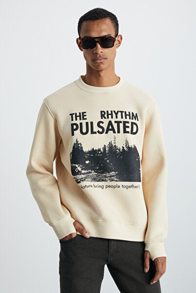 Yanke Men's Front Printed Round Neck Beige Sweatshirt with Finger Crossing Detail