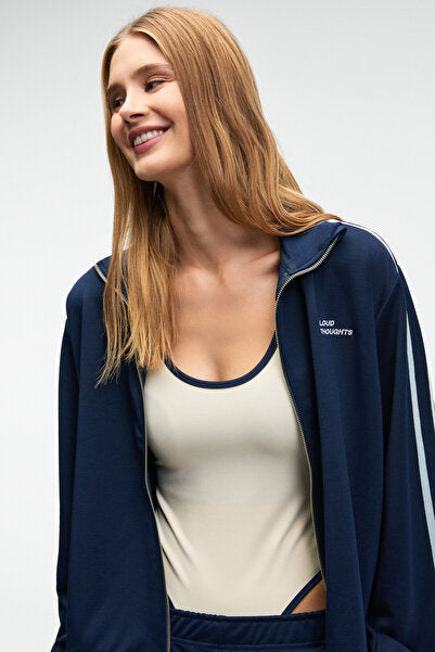 ZINNIE Women's Regular Embroidery and Side Stripe Detailed Metal Zipper High Collar Navy Blue Jacket