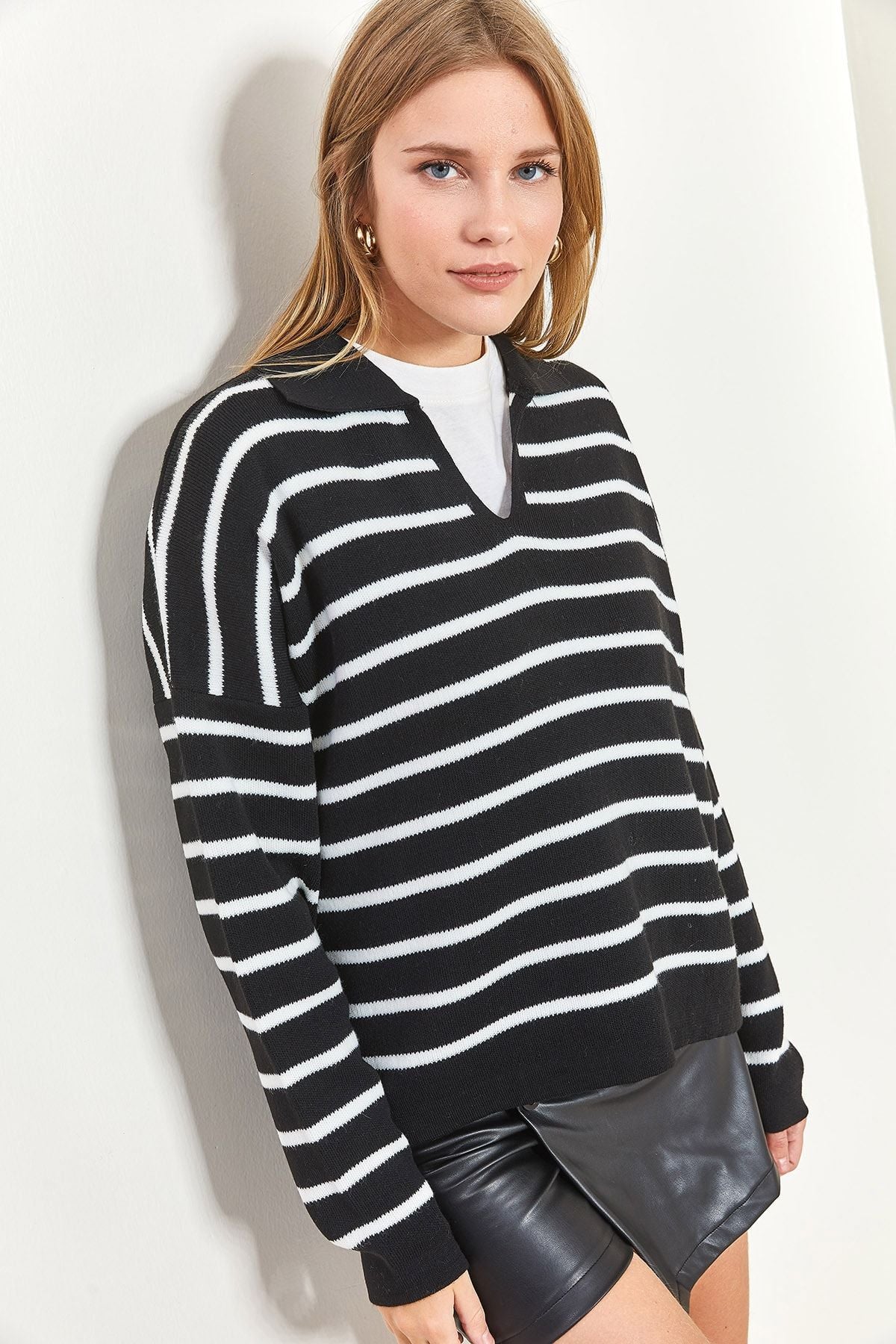 Female black striped Polo Yaka Oversize knitwear sweater