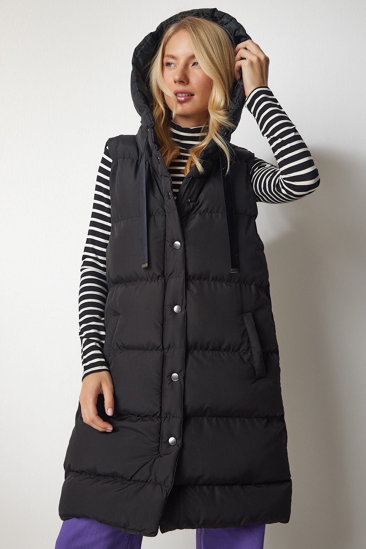 Women's black hooded long swelling vest VP00003