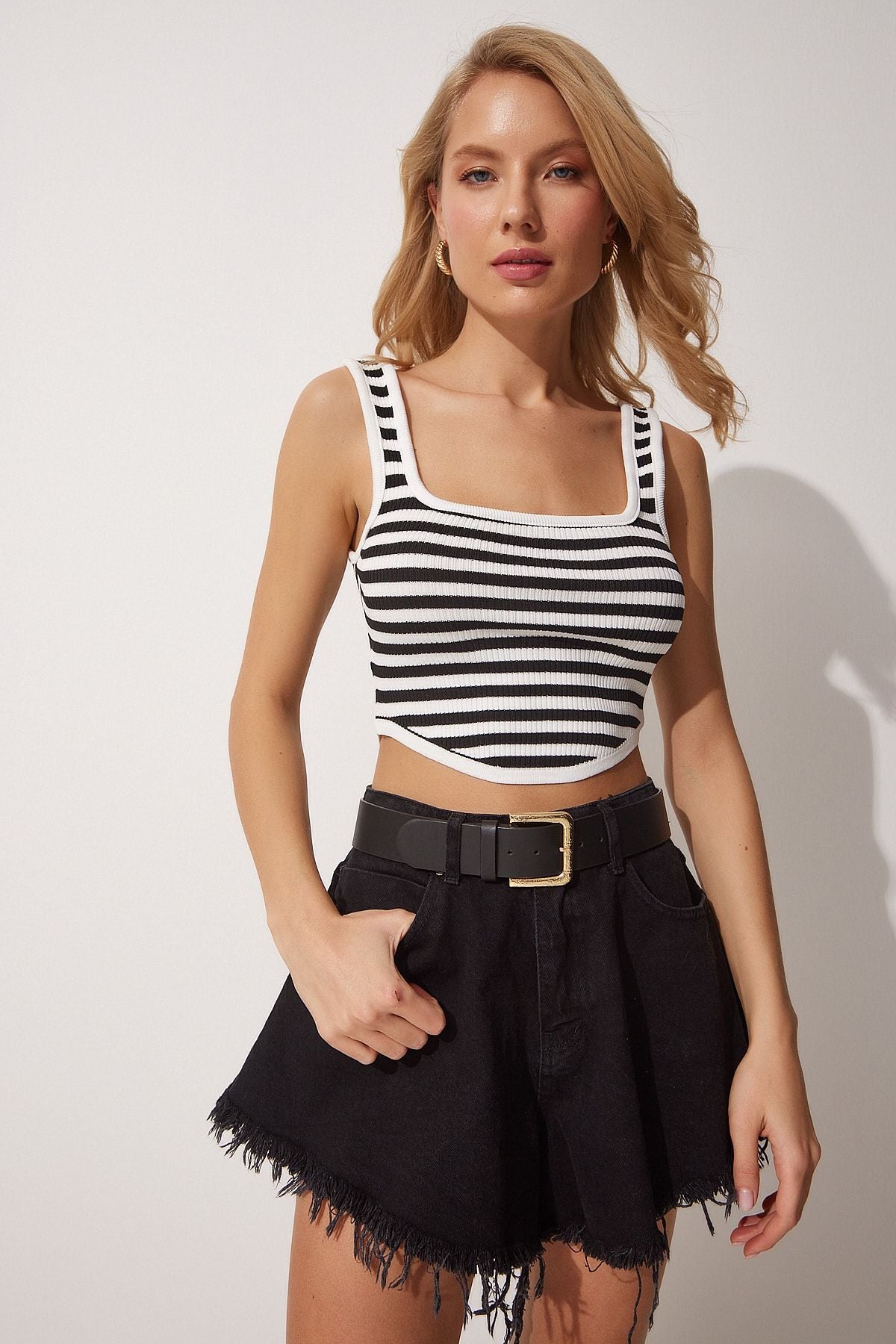 Female Black striped Crop knitwear blouse yy00143