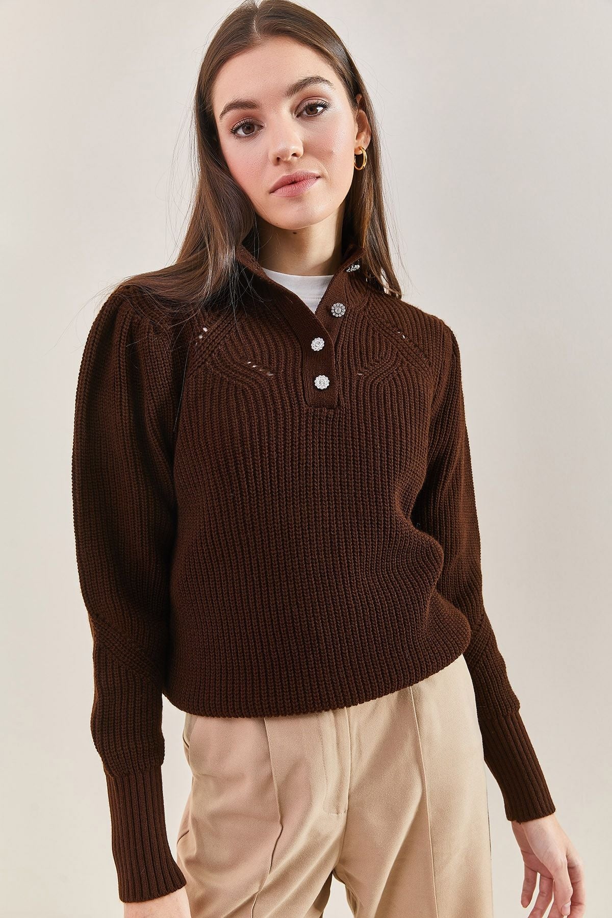 The women's collar is a stoneworking knitwear sweater