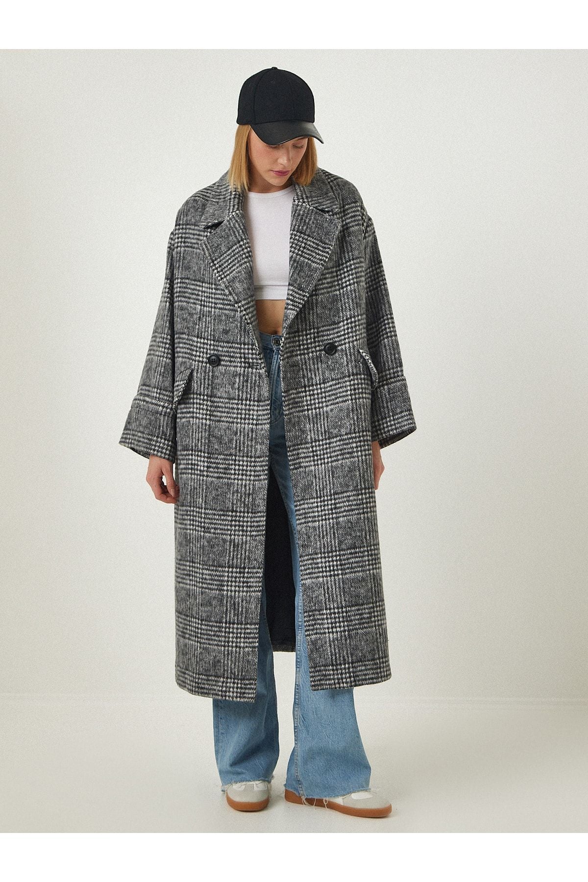 Female Black Premium Cruve Collar Patterned Wool Long Stamp Coat FN03095