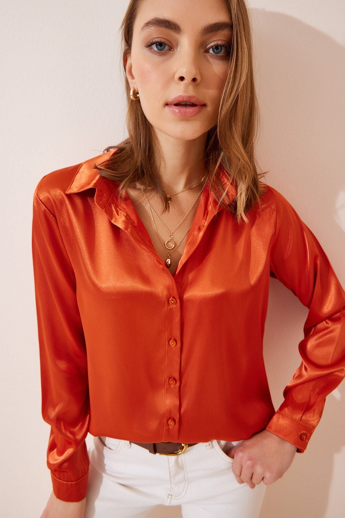 Woman Oranj lightly draped satin surface shirt DD00990