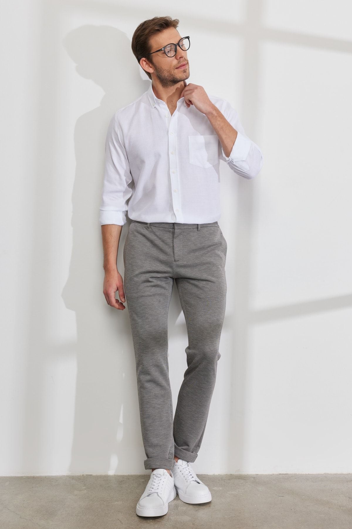 Men's Beige Slim Fit Narrow Cutted Bird Bird Patterned Waist Tied Jogger Pants